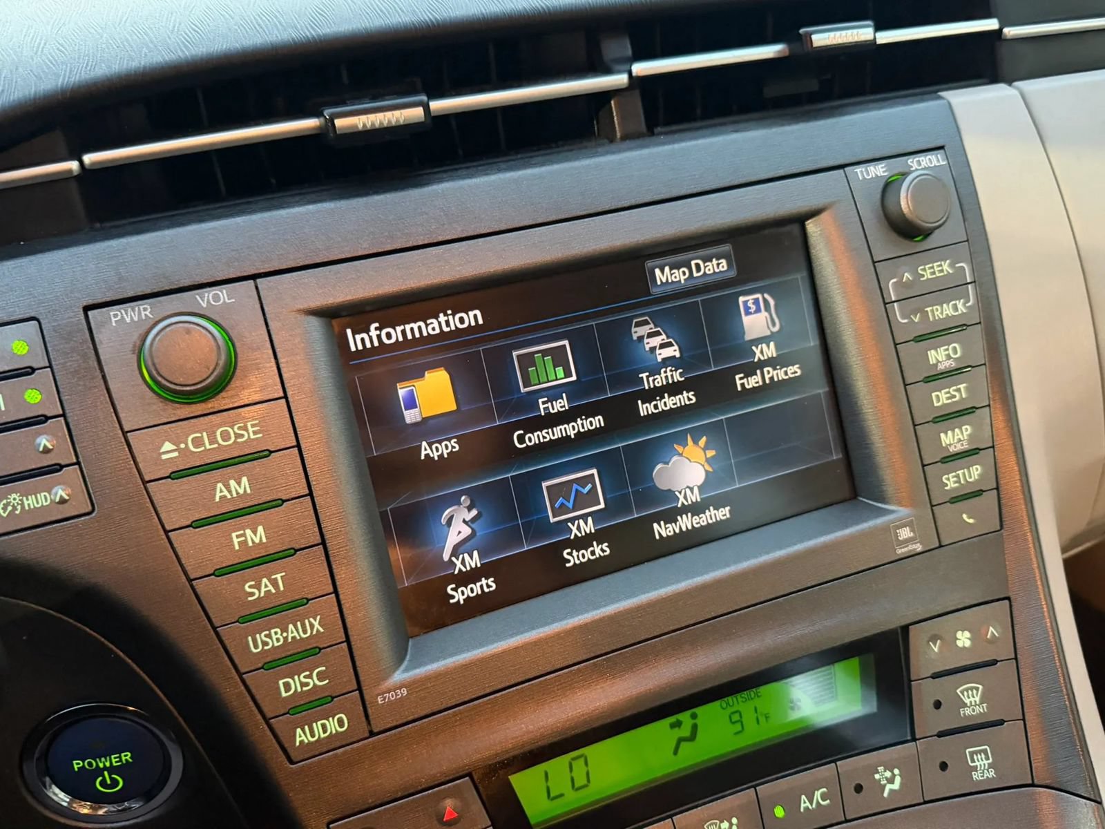 Used 2012 Toyota Prius Four w/ Deluxe Solar Roof Pkg FWD image 29