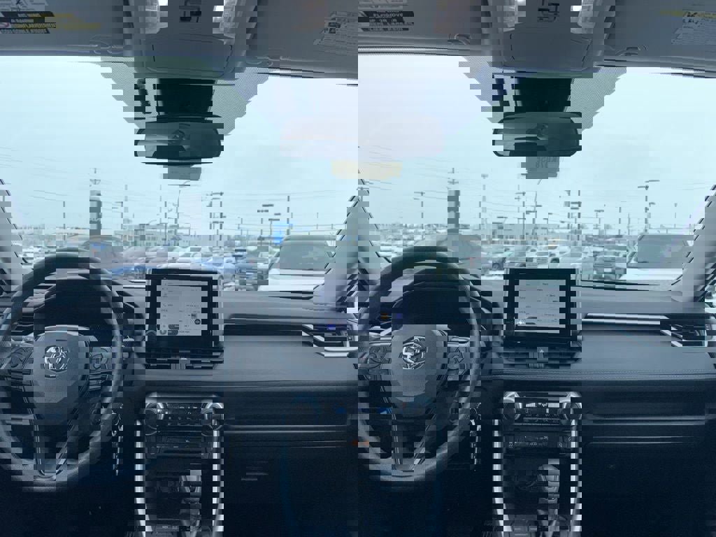 Used 2023 Toyota RAV4 LE image 31