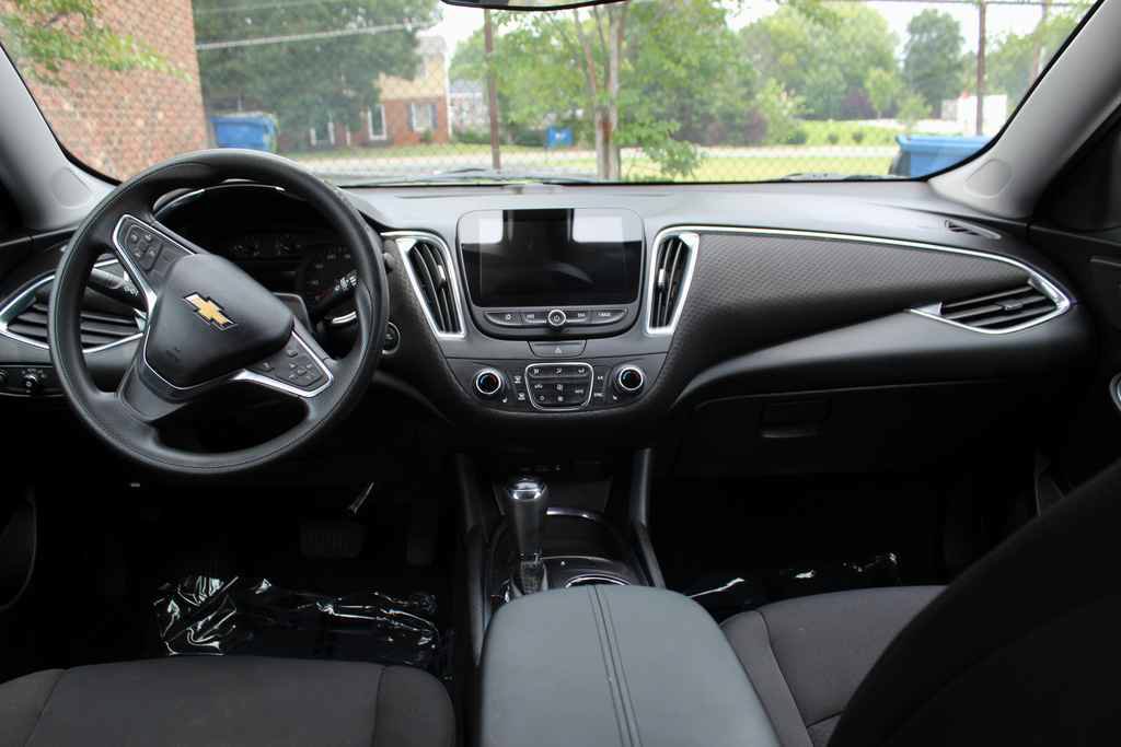 Used 2019 Chevrolet Malibu LT FWD image 26