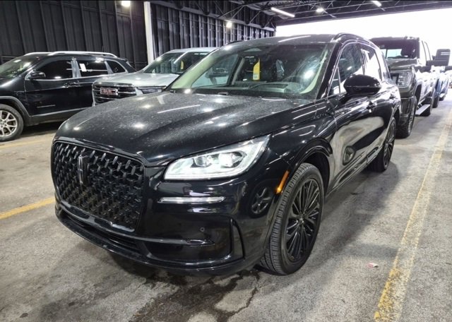 Used 2023 Lincoln Corsair Reserve w/ Equipment Group 202A image 2