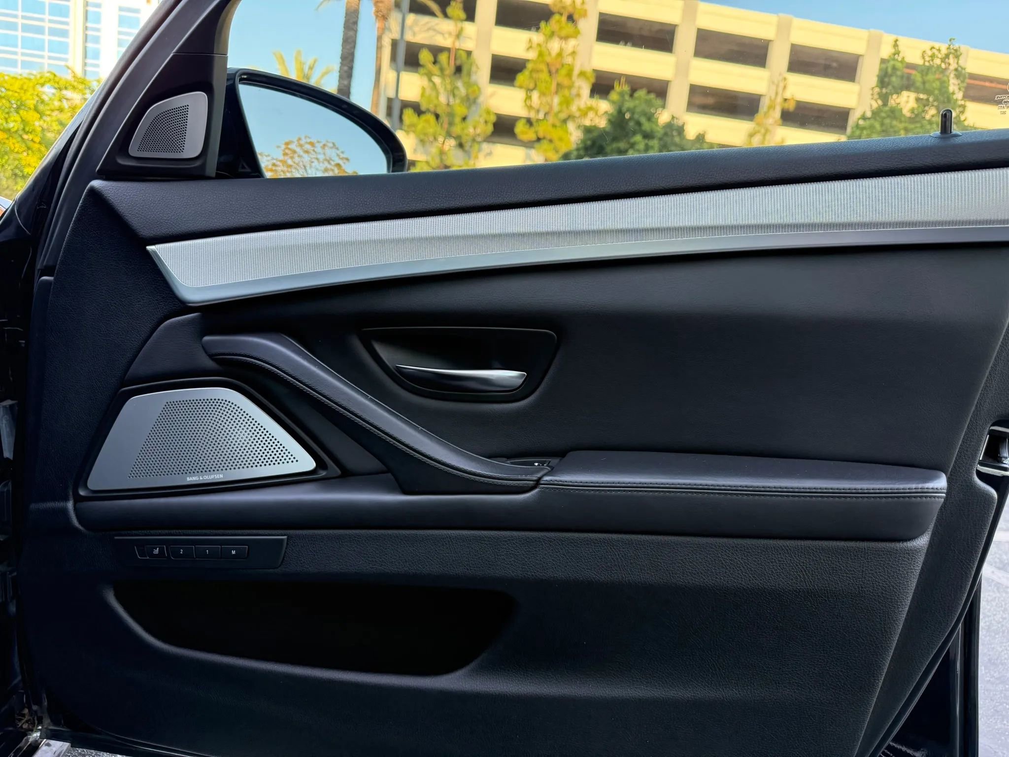 Used 2013 BMW M5 RWD image 25