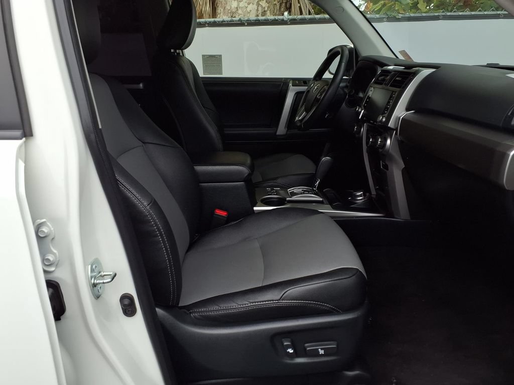 Used 2022 Toyota 4Runner SR5 Premium w/ Moonroof Package AWD/4WD image 24