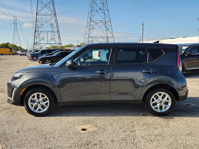 Used 2025 Kia Soul LX w/ LX Technology Package FWD image 4