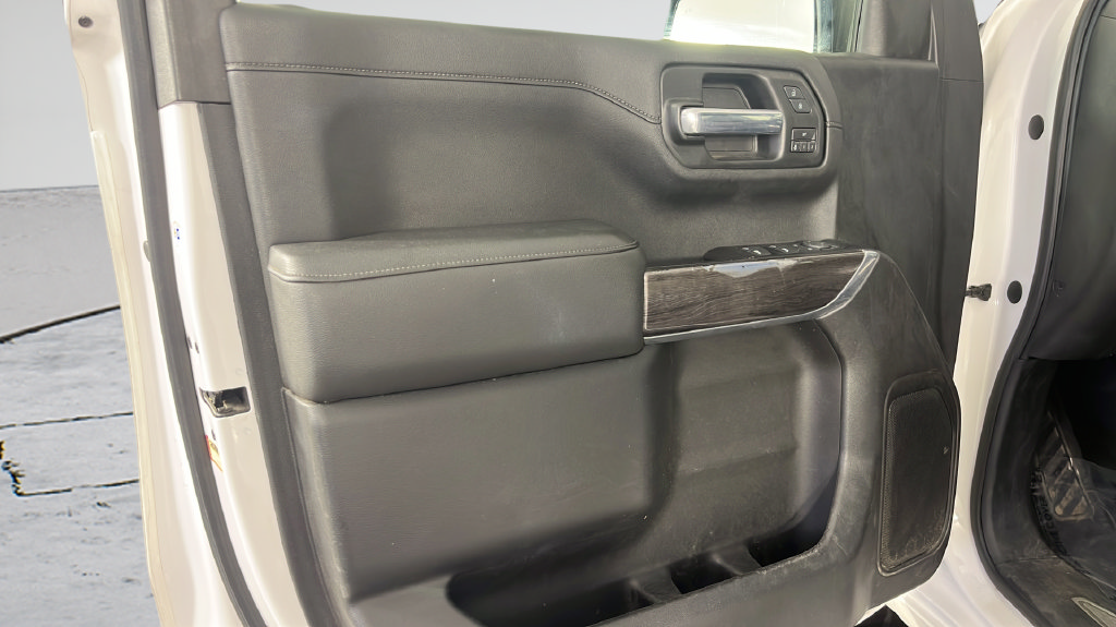 Used 2020 Chevrolet Silverado 1500 LTZ w/ LTZ Plus Package AWD/4WD image 15