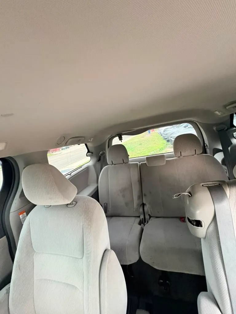 Used 2015 Toyota Sienna LE FWD image 17