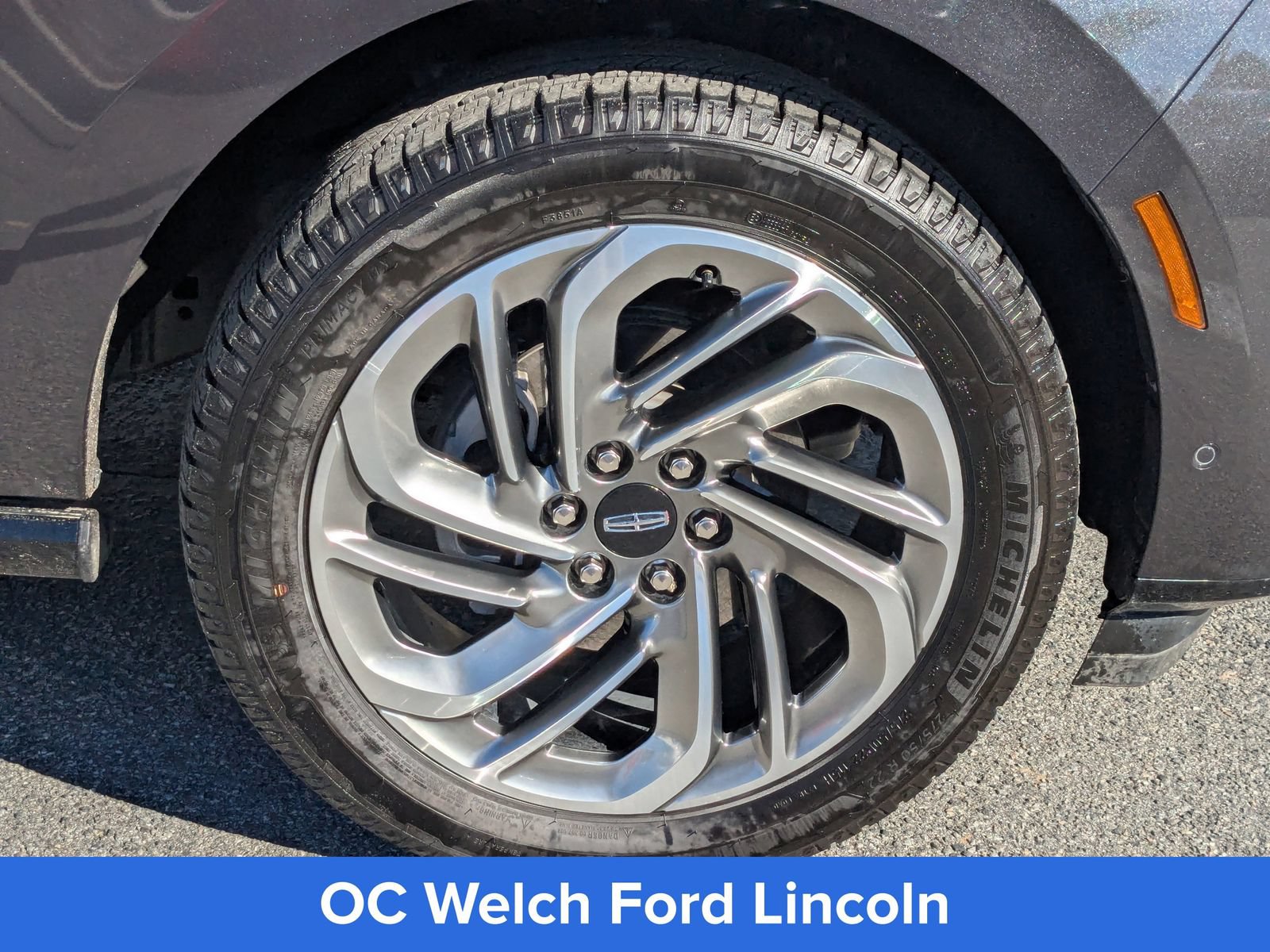 Certified 2025 Lincoln Navigator Reserve AWD/4WD image 13