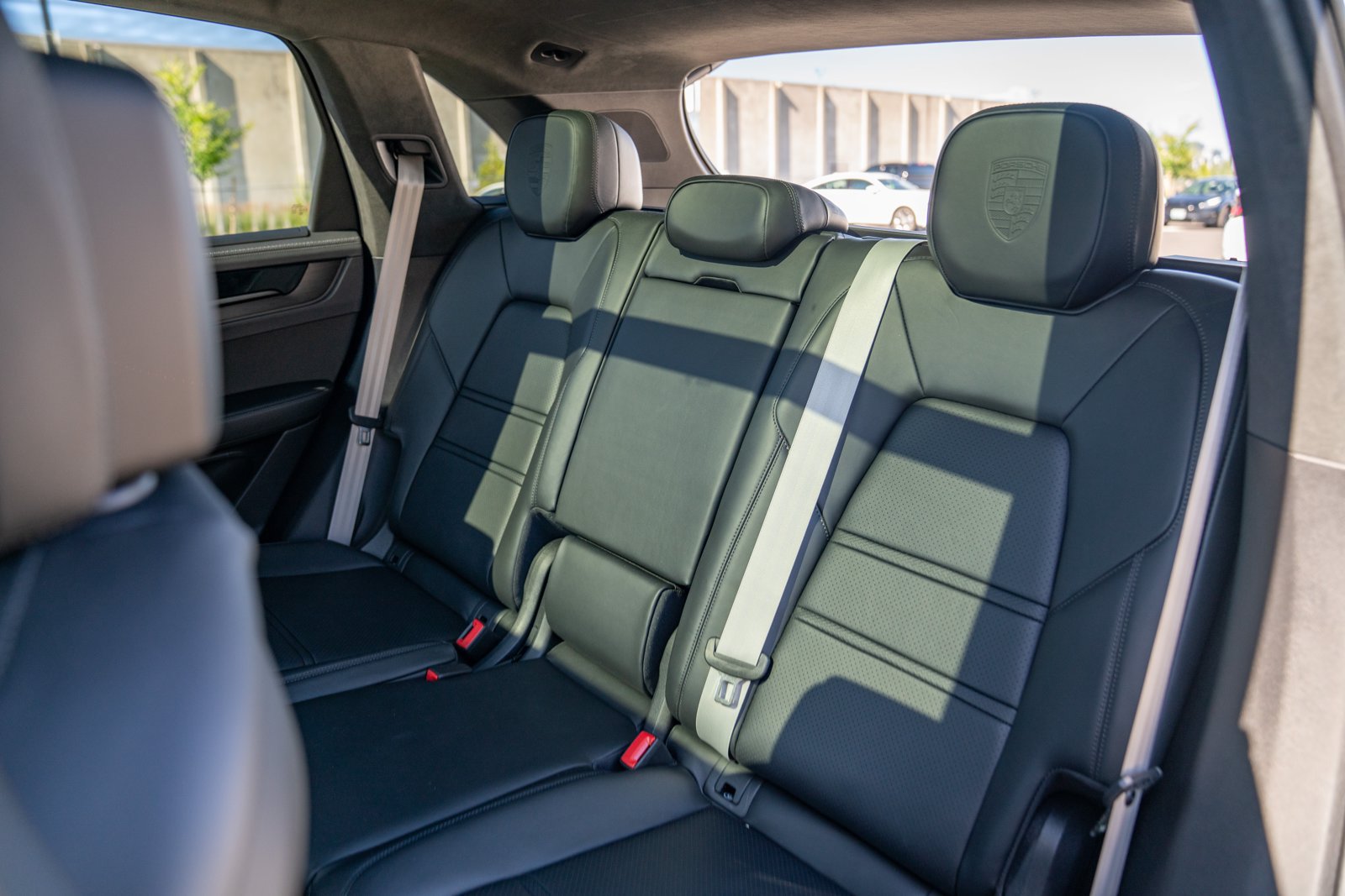 Certified 2025 Porsche Cayenne GTS AWD/4WD image 24