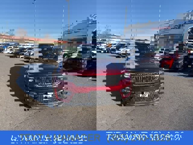 Used 2023 Jeep Grand Cherokee Limited w/ Trailer Tow Prep Group (B) image 2