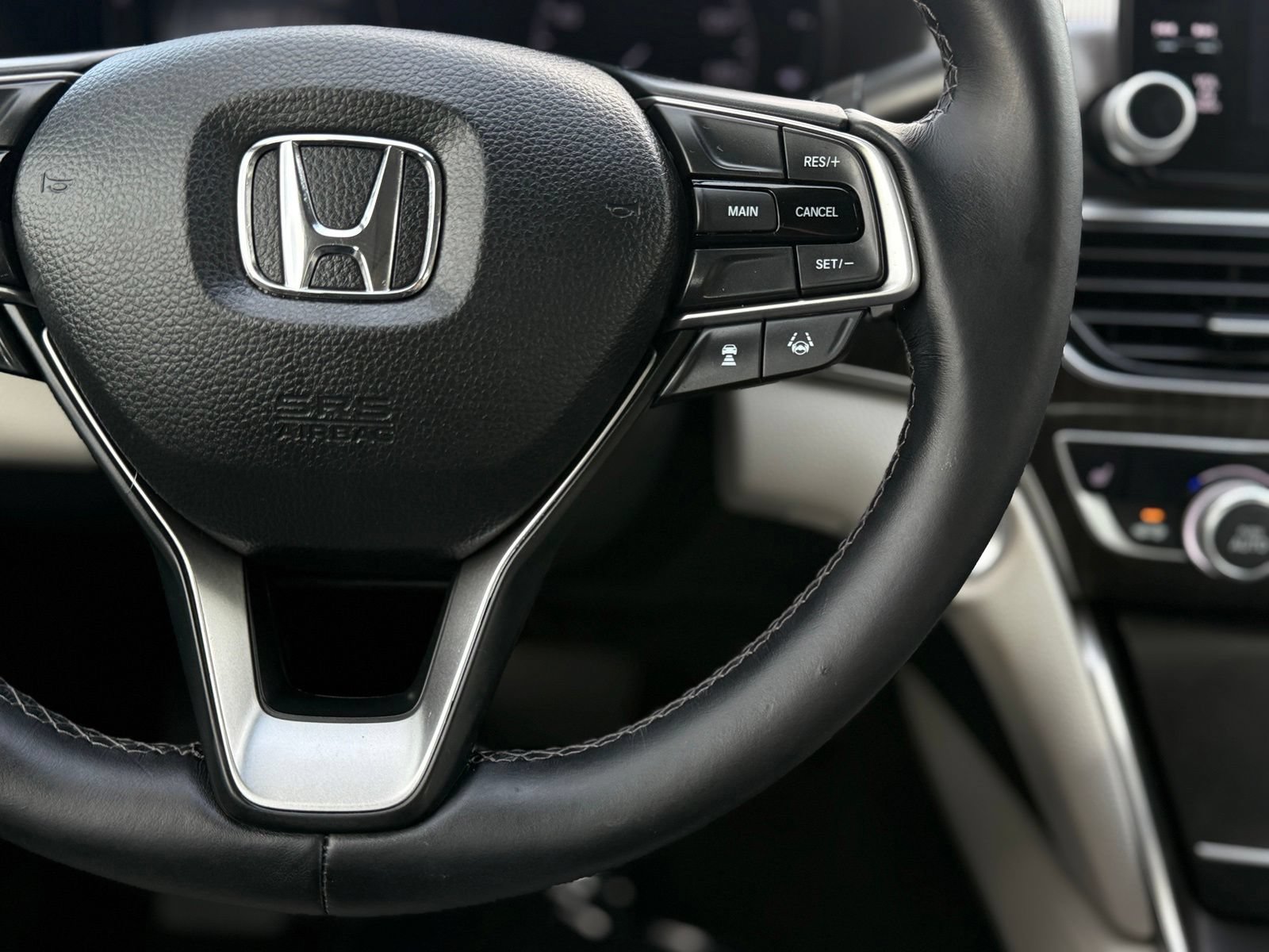 Used 2018 Honda Accord EX-L image 27