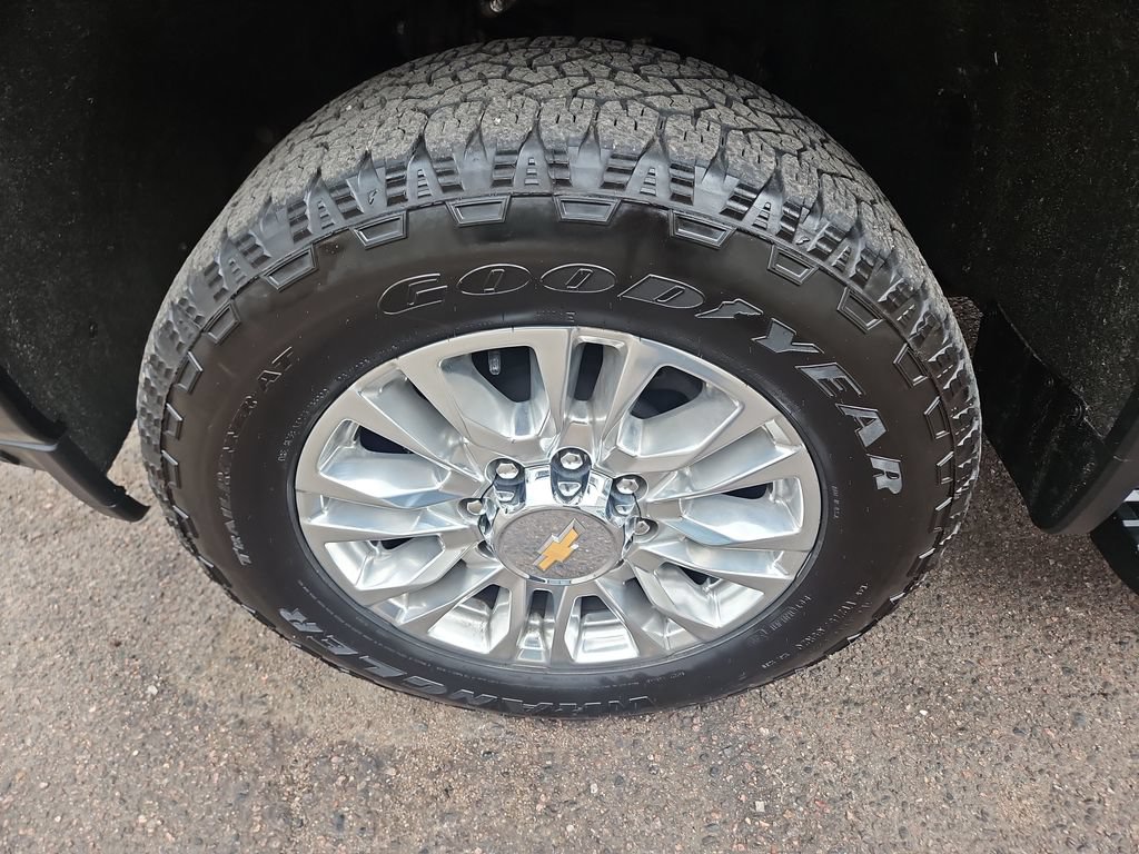 Used 2023 Chevrolet Silverado 2500 High Country w/ Z71 Off-Road Package AWD/4WD image 28