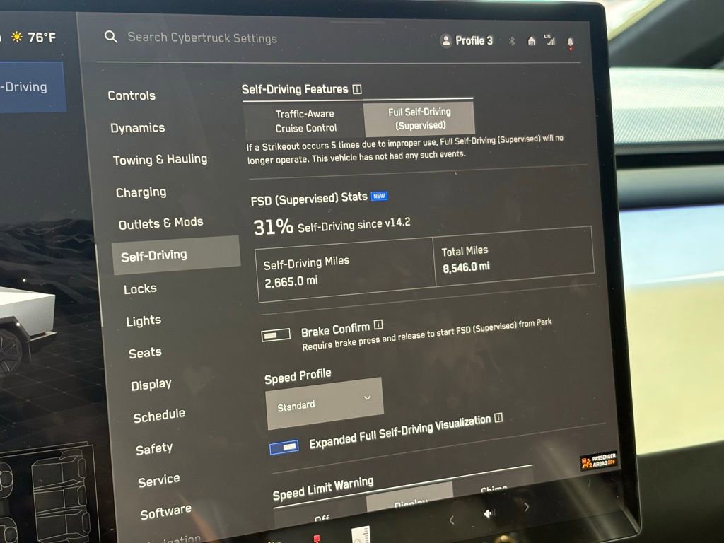 Used 2024 Tesla Cybertruck AWD Crew Cab image 17