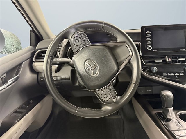 Used 2023 Toyota Camry SE image 12