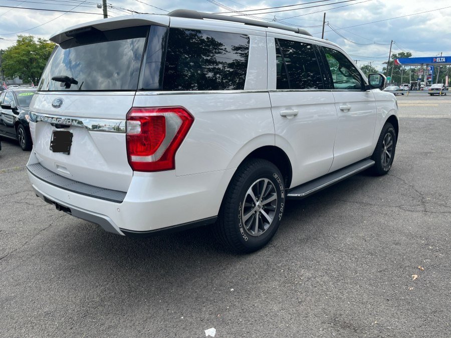 Used 2019 Ford Expedition XLT w/ Equipment Group 202A AWD/4WD image 3