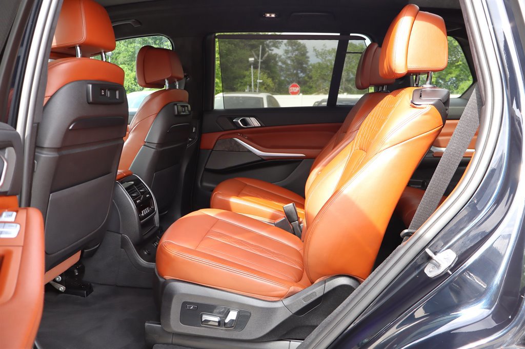 Used 2020 BMW X7 M50i AWD/4WD image 26