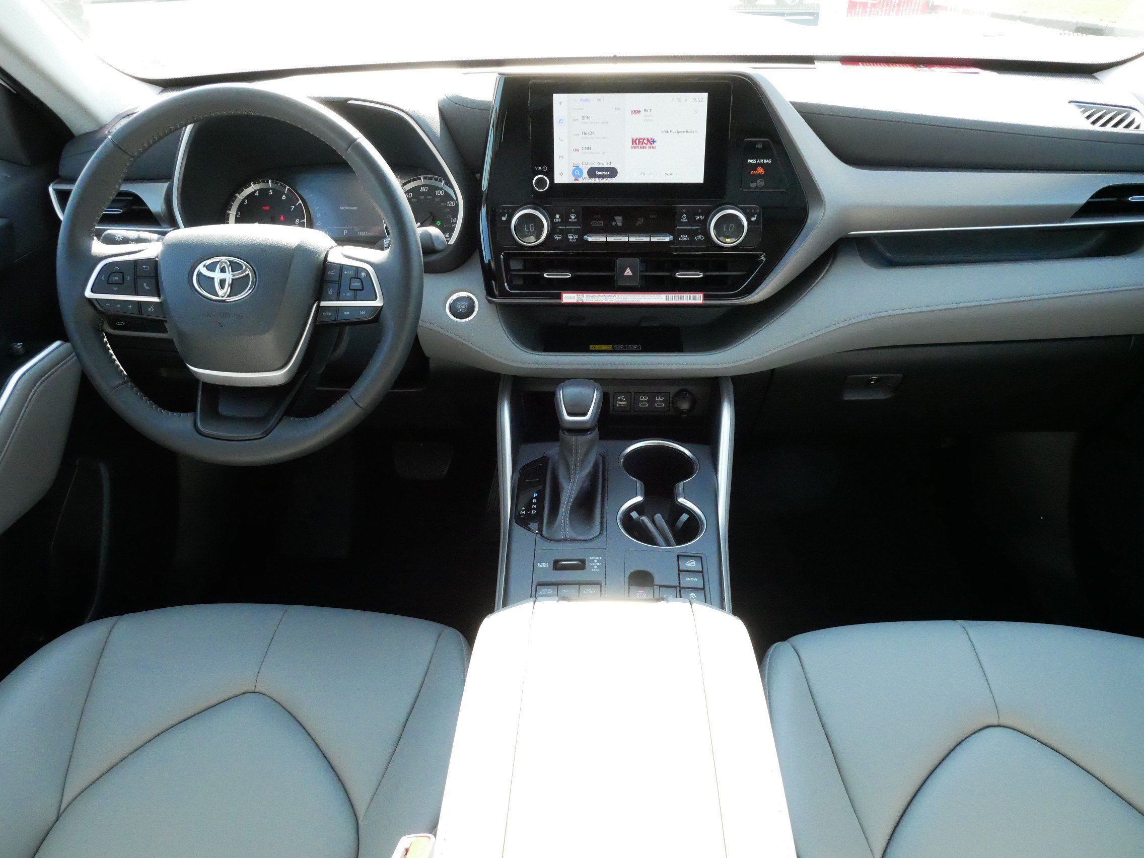 Certified 2026 Toyota Highlander XLE AWD/4WD image 10