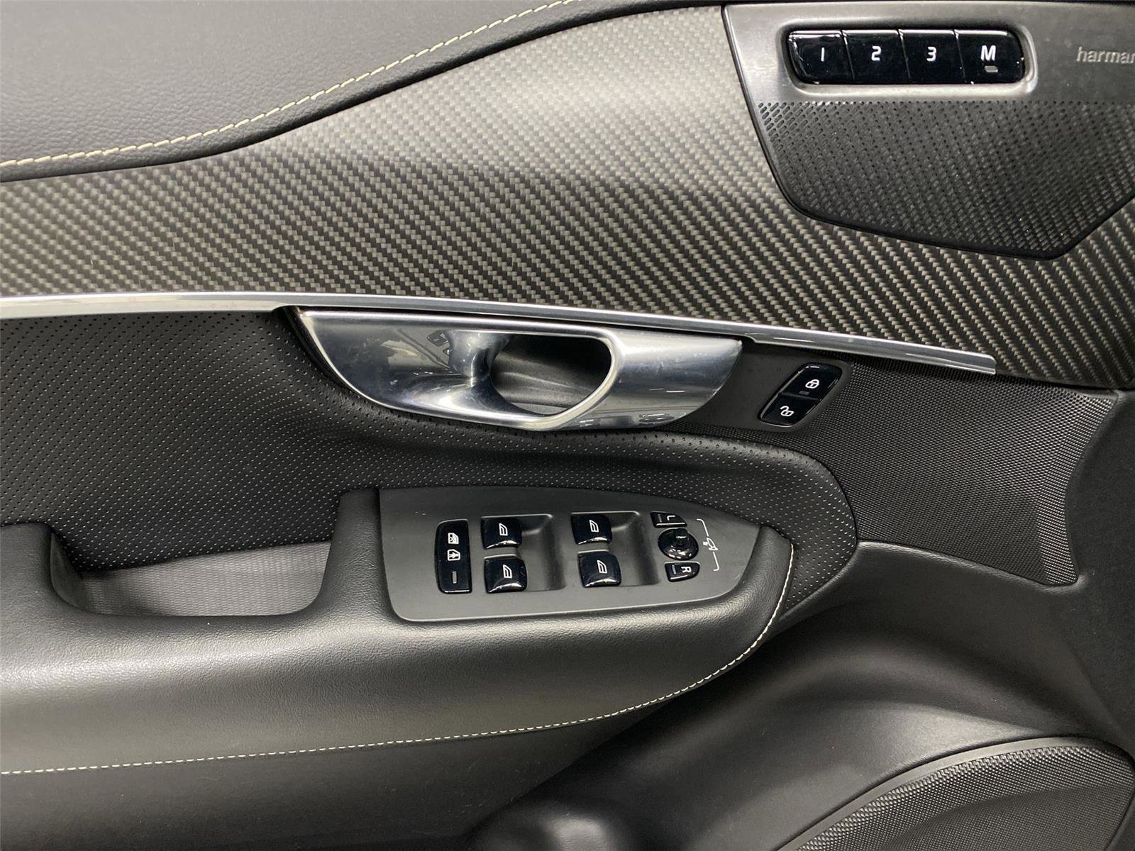 Used 2019 Volvo XC90 T5 R-Design w/ Advanced Package image 19