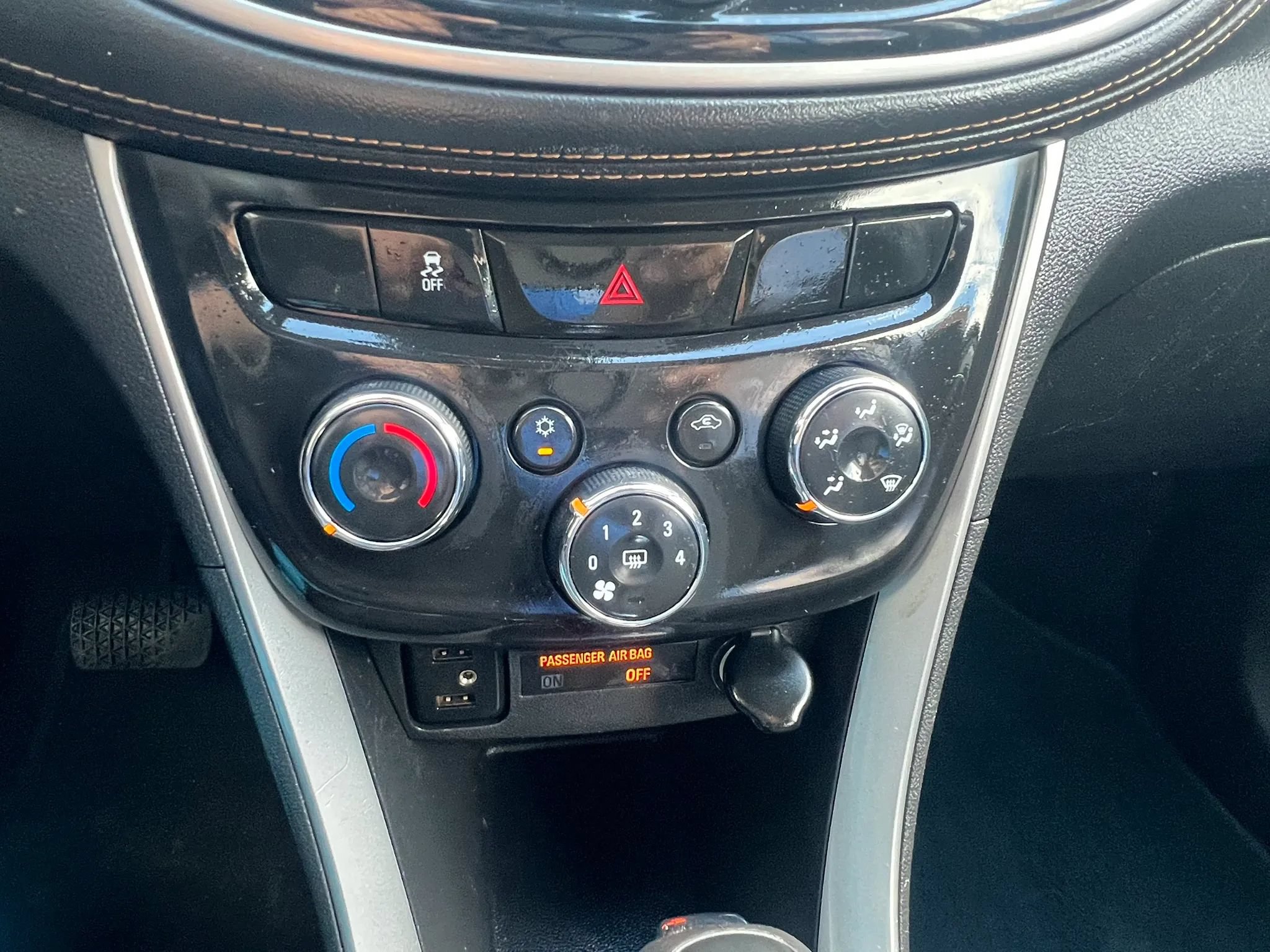 Used 2020 Chevrolet Trax LS w/ Tint and Cruise Package AWD/4WD image 19