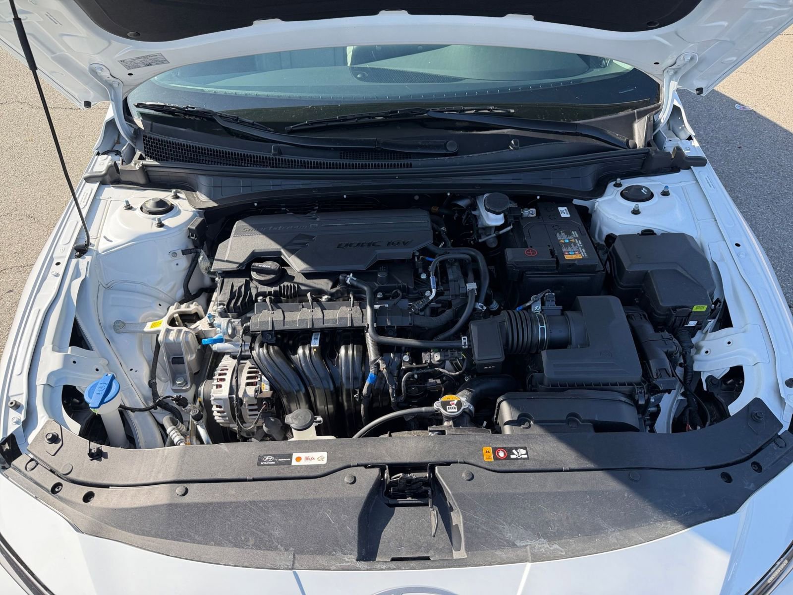 Used 2025 Hyundai Elantra Limited image 33