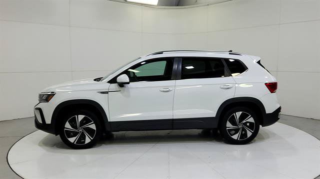 Used 2024 Volkswagen Taos SE AWD/4WD image 5