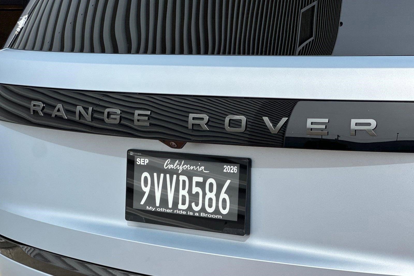 Used 2025 Land Rover Range Rover Long Wheelbase Autobiography image 25