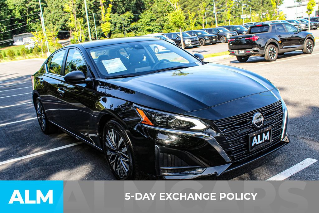 Used 2025 Nissan Altima 2.5 SV FWD image 4