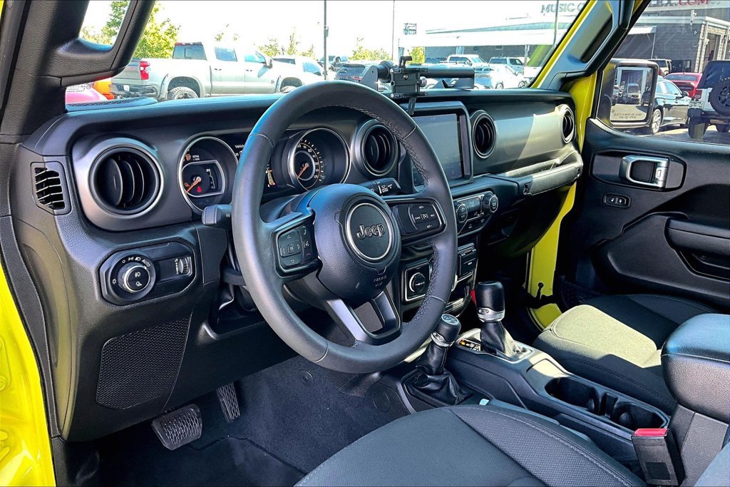 Used 2023 Jeep Gladiator Sport AWD/4WD image 19