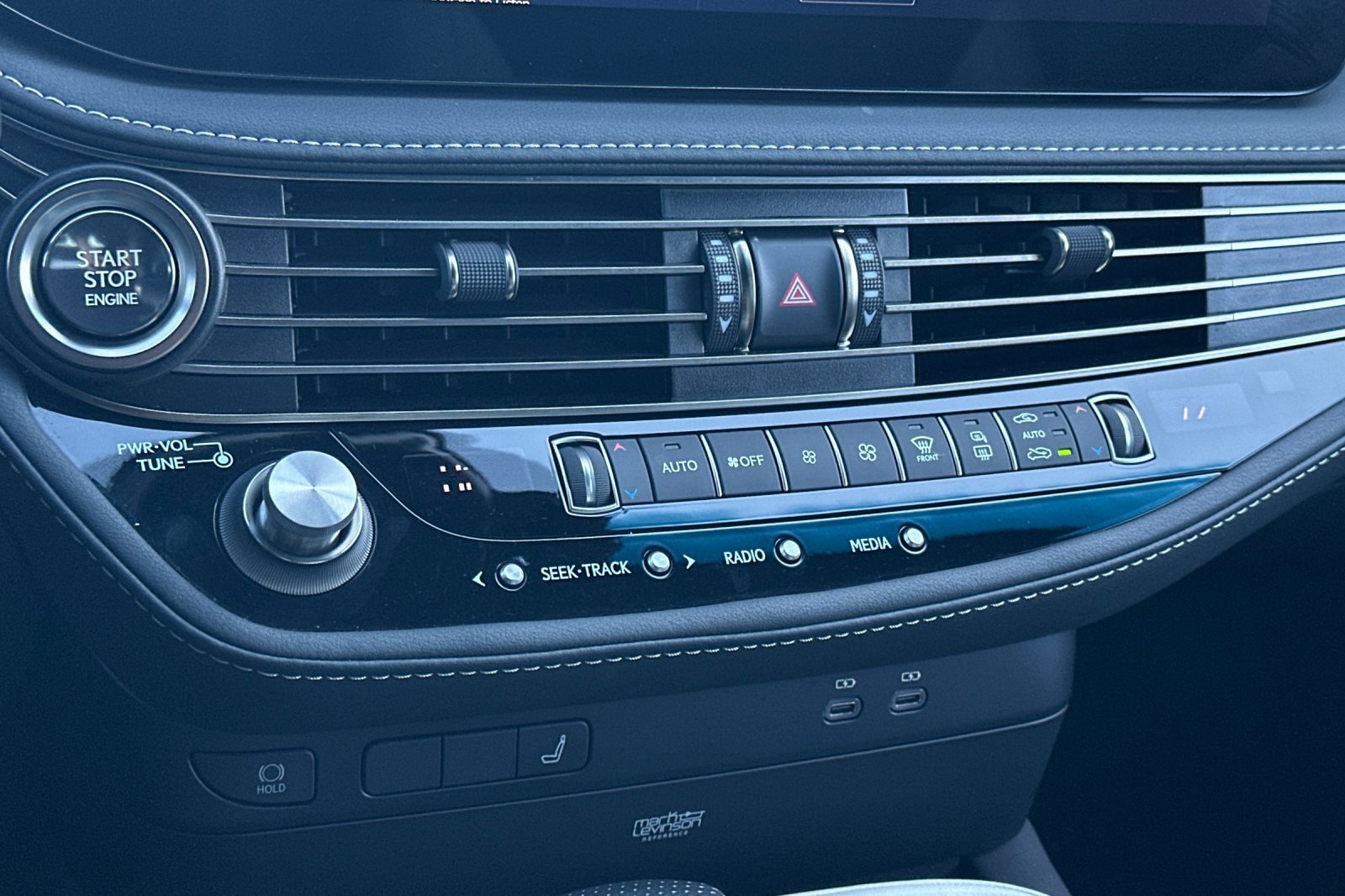 Used 2023 Lexus LS 500 F Sport image 19