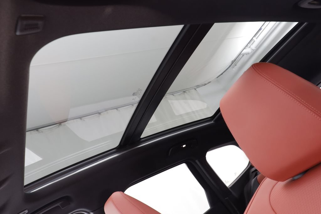 Certified 2025 BMW X1 M35i AWD/4WD image 13