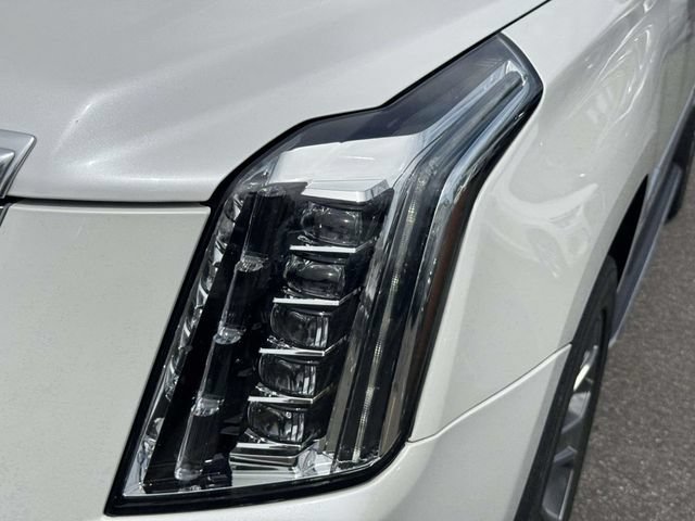 Used 2020 Cadillac Escalade Luxury AWD/4WD image 7