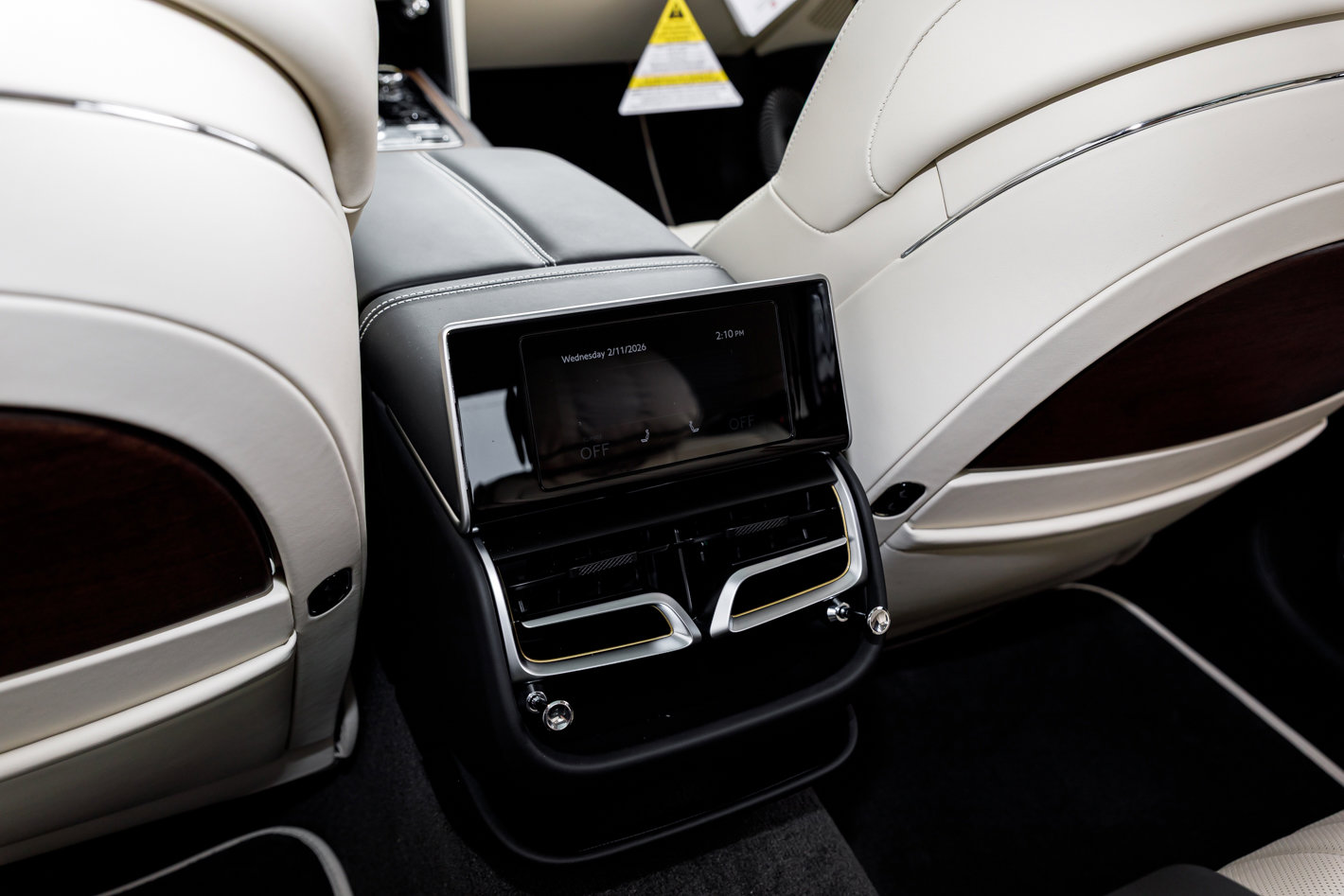 New 2026 Bentley Flying Spur Plug-In Hybrid image 32