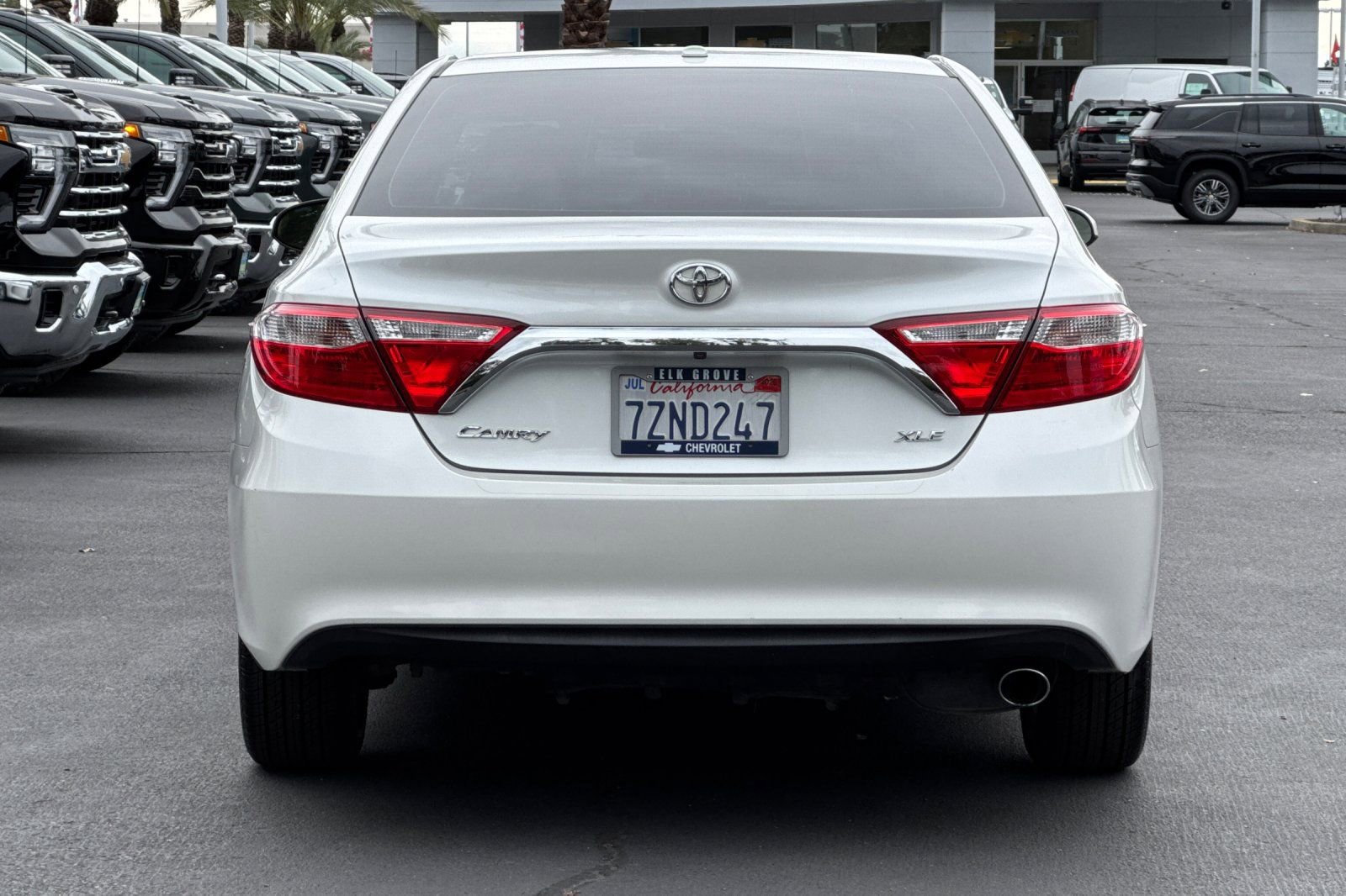 Used 2017 Toyota Camry XLE w/ Convenience Package FWD image 4