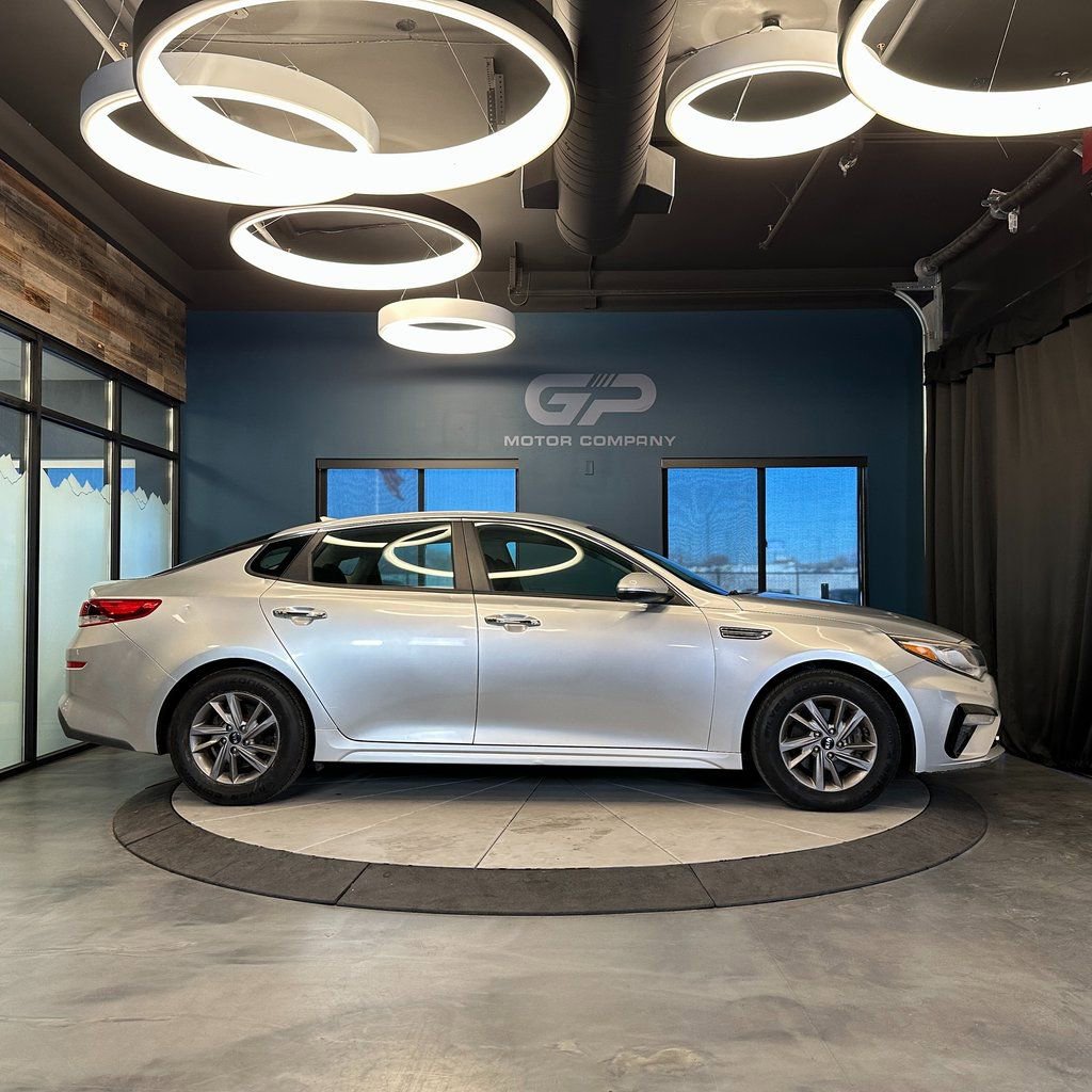 Used 2020 Kia Optima LX image 2