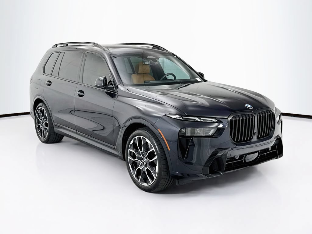 Used 2026 BMW X7 xDrive40i w/ M Sport Package AWD/4WD image 3