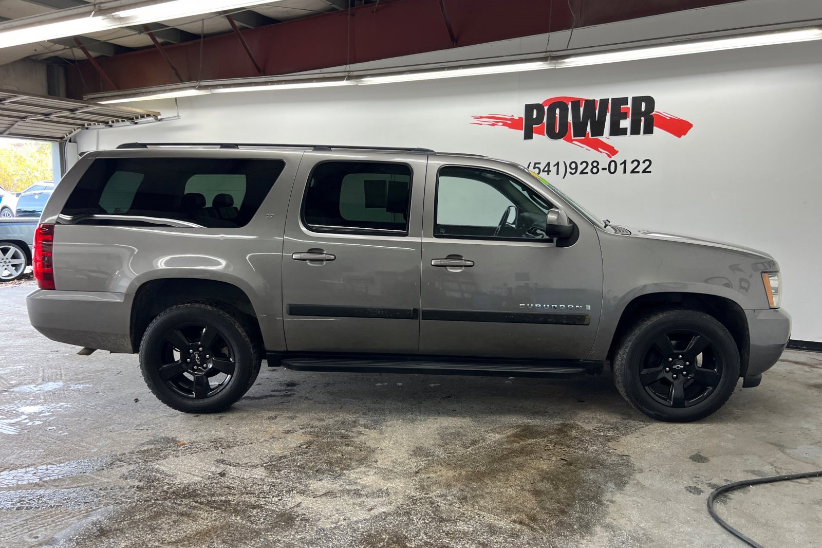 Used 2008 Chevrolet Suburban LT w/ LT Preferred Equipment Group image 2