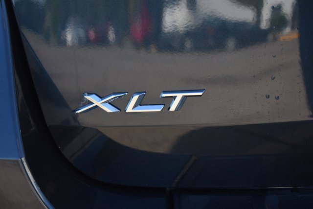 Used 2022 Ford Explorer XLT w/ Equipment Group 202A image 7