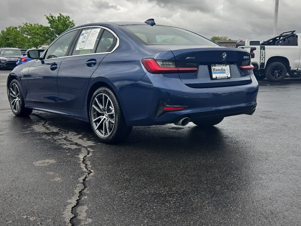 Used 2022 BMW 330i xDrive Sedan AWD/4WD image 5