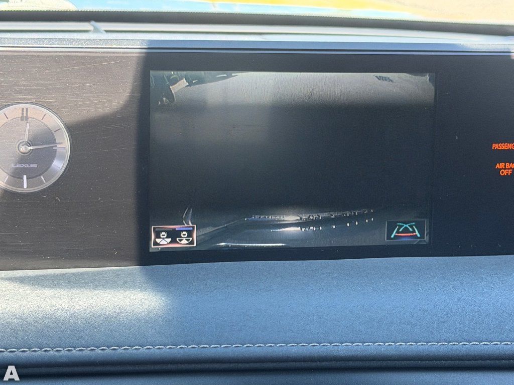 Used 2020 Lexus UX 200 w/ Premium Package FWD image 28