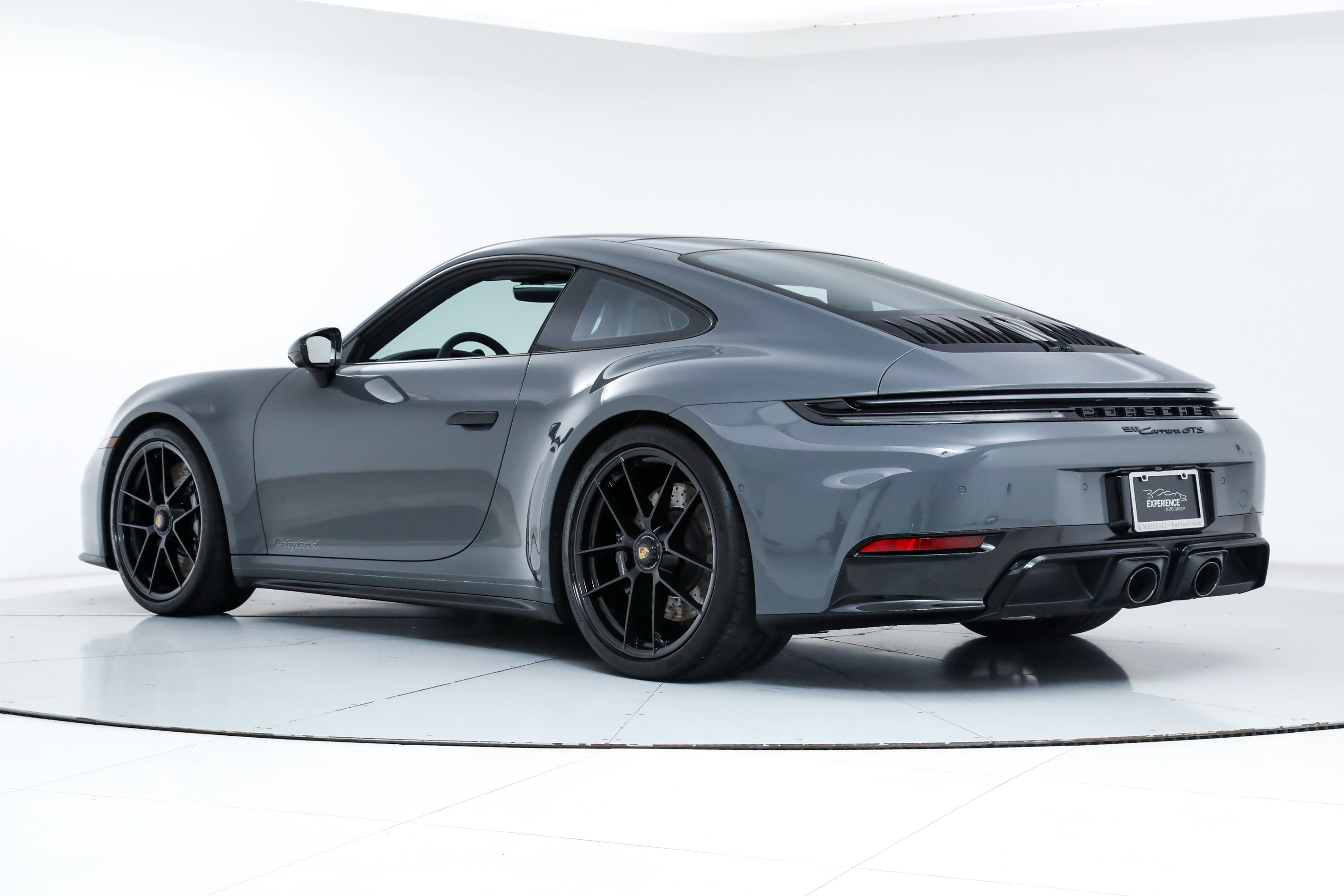 Used 2025 Porsche 911 Carrera GTS image 3