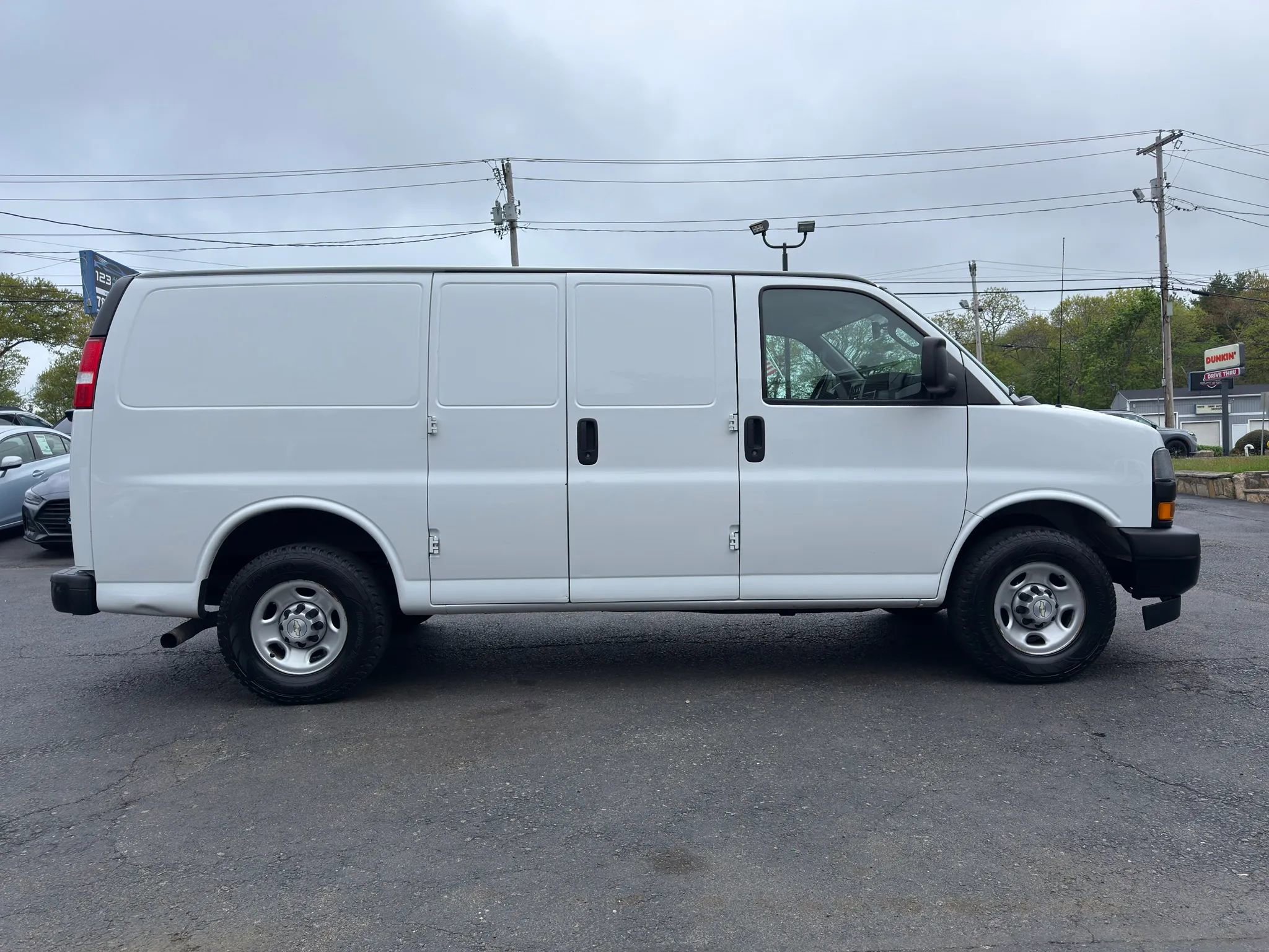 Used 2021 Chevrolet Express 2500 RWD image 8