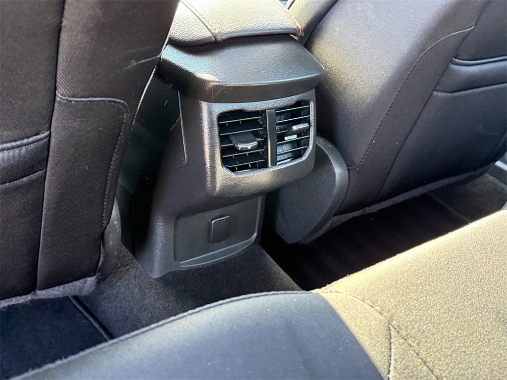 Used 2015 Ford Fusion SE w/ Equipment Group 201A image 13