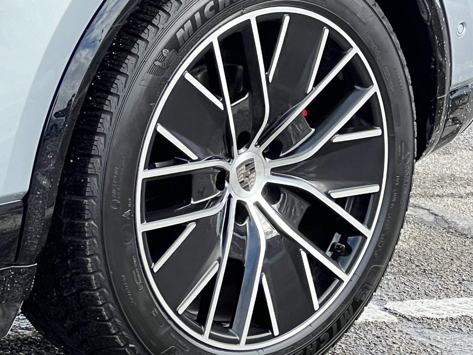 Certified 2025 Porsche Macan Turbo Electric image 13