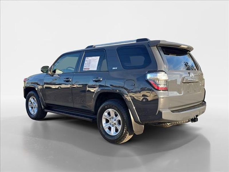 Used 2024 Toyota 4Runner SR5 video 3
