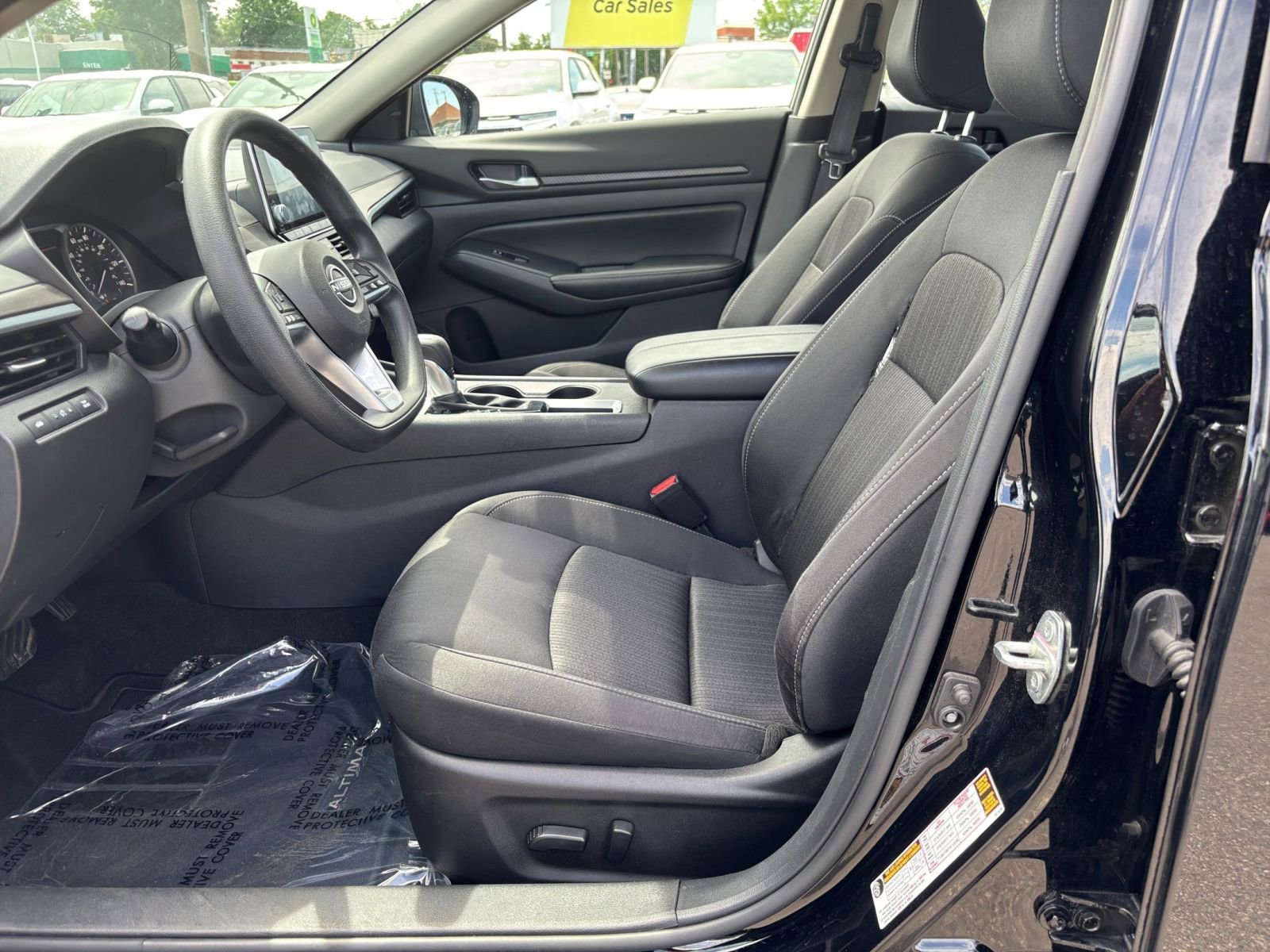 Used 2025 Nissan Altima 2.5 SV FWD image 27