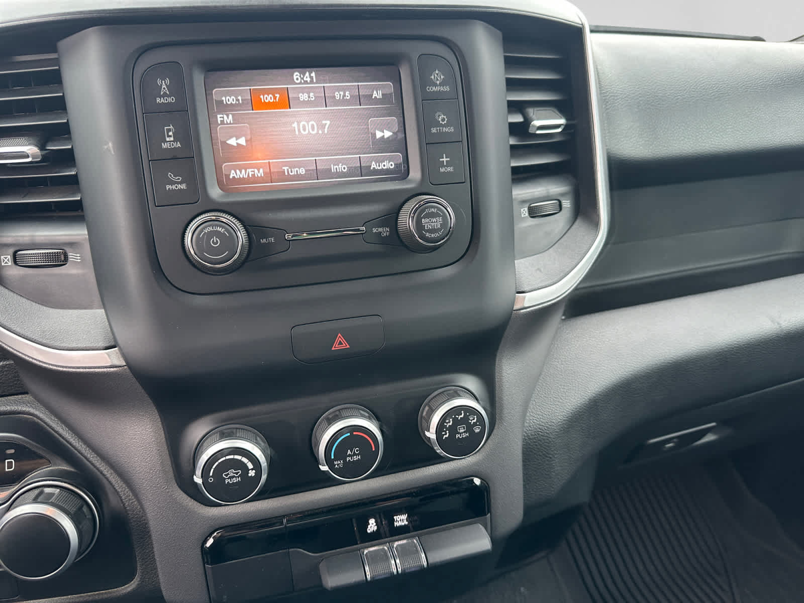 Used 2023 RAM 1500 Big Horn AWD/4WD image 13