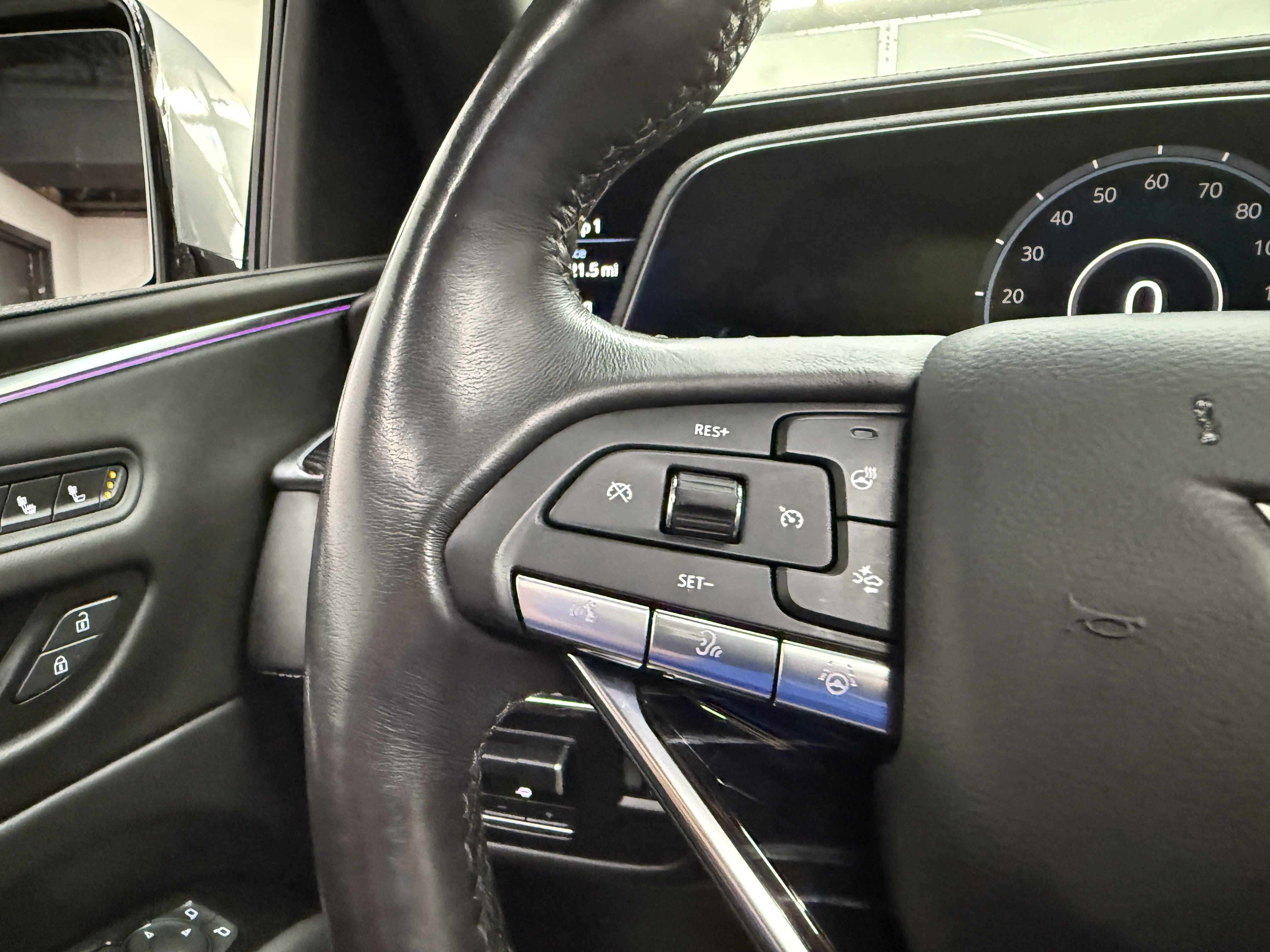 Used 2023 Cadillac Escalade Sport w/ Touring Package AWD/4WD image 17