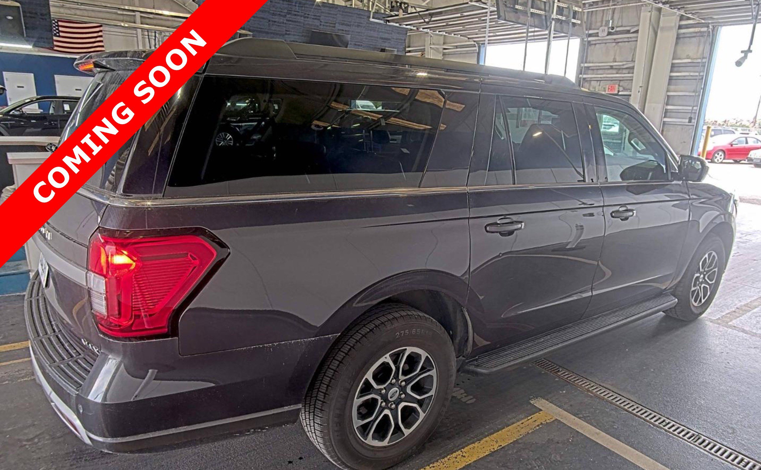 Used 2024 Ford Expedition Max XLT RWD image 3