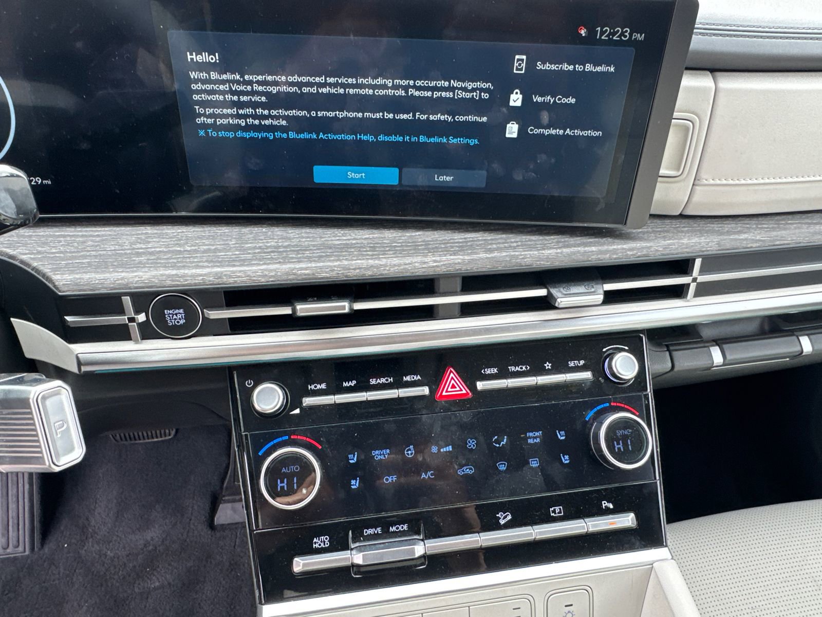 Used 2025 Hyundai Santa Fe Limited image 29