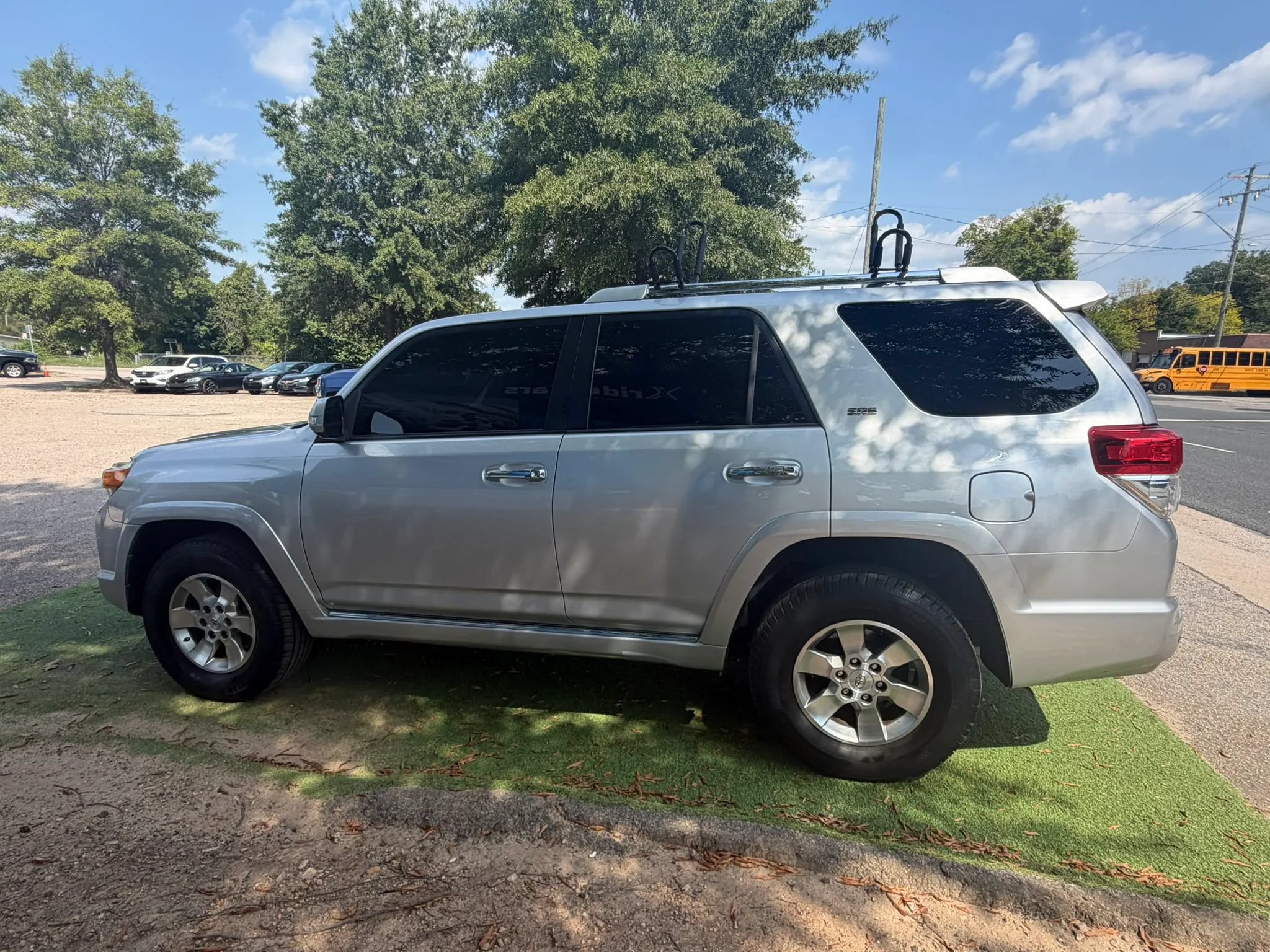 Used 2010 Toyota 4Runner SR5 AWD/4WD image 6