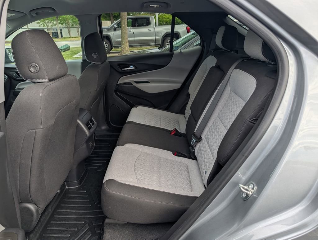 Used 2023 Chevrolet Equinox LT w/ Driver Convenience Package FWD image 14