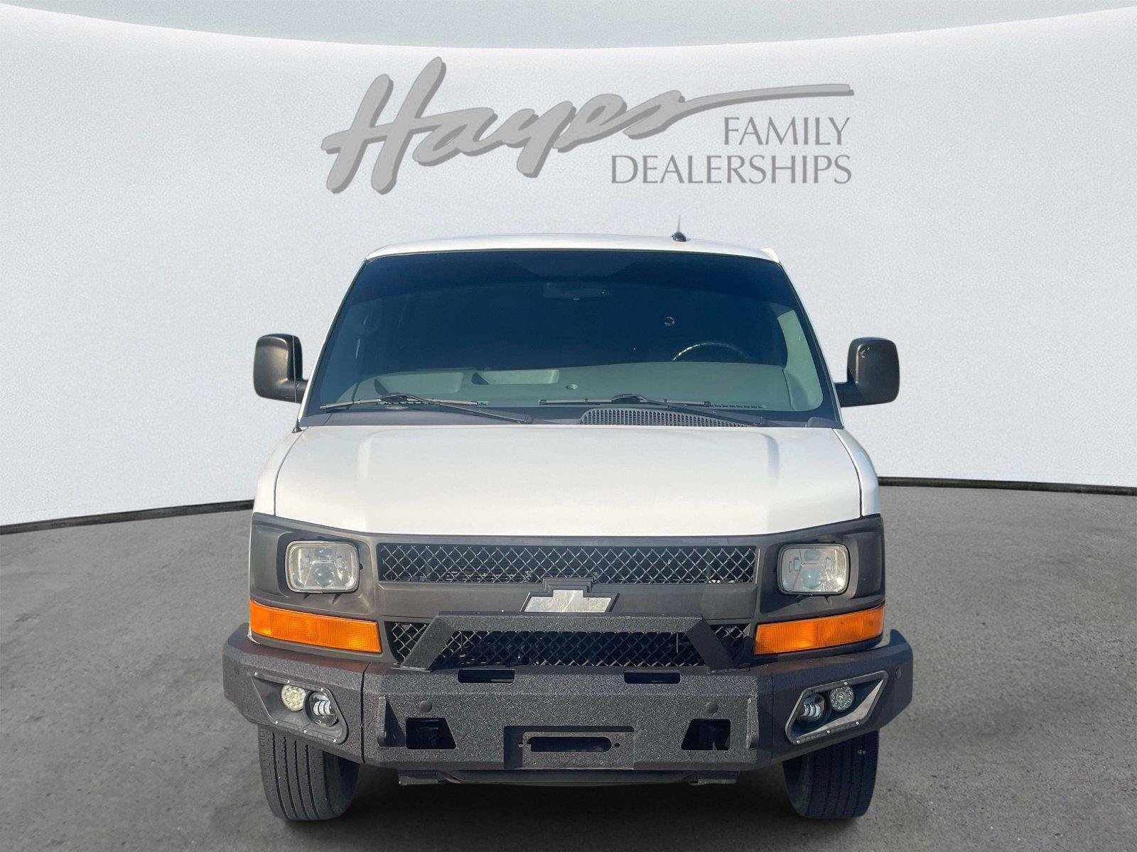 Used 2015 Chevrolet Express 2500 RWD image 8